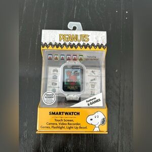 Kids' Snoopy Light Up
Smartwatch